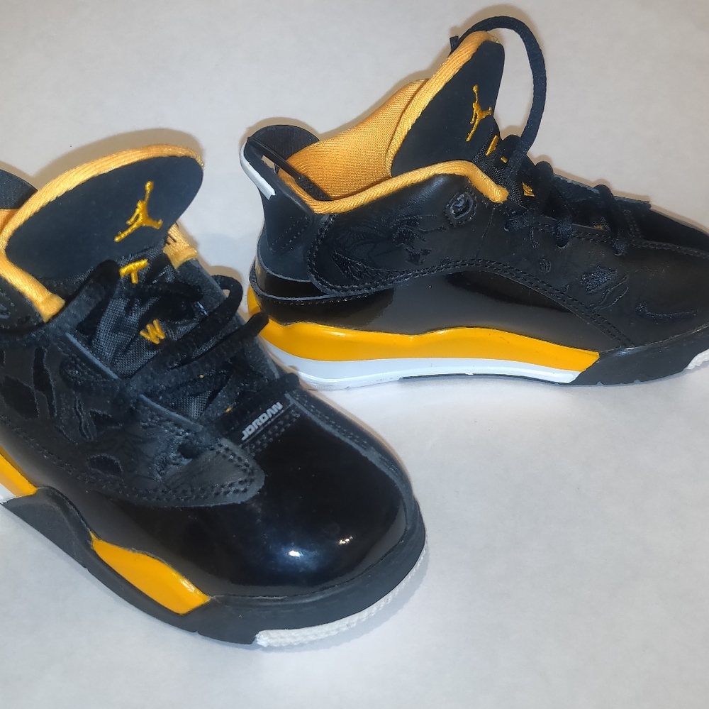 NEW jordans For Toddler Black And Yellow Jordan Sneakers
